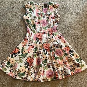 Sleeveless floral dress by Taylor